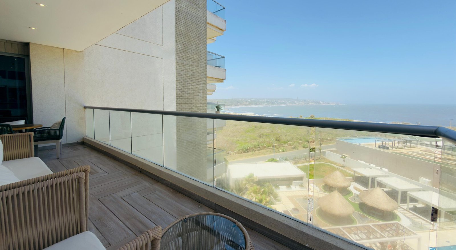 Terraza con vista al mar Caribe en Punta Roca, Sabanilla